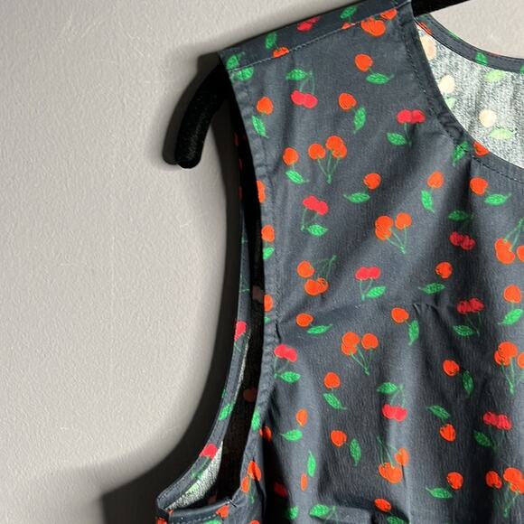 1901 Nordstrom Cherry Print Sleeveless Blouse Size Small - Picture 7 of 10